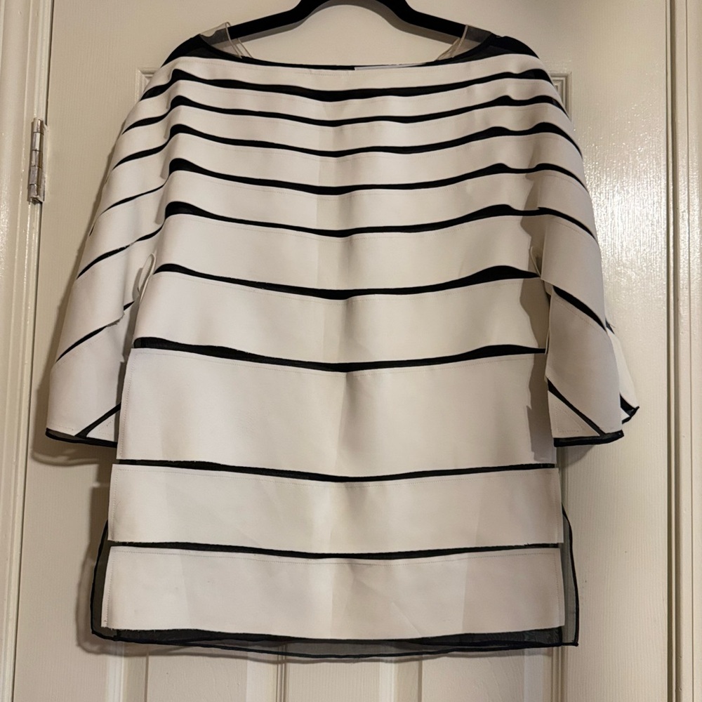 EUC Carolina Herrera Black and White Striped Blouse SX 4